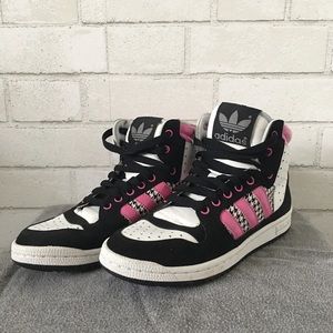 Adidas High Top Sneakers 👟